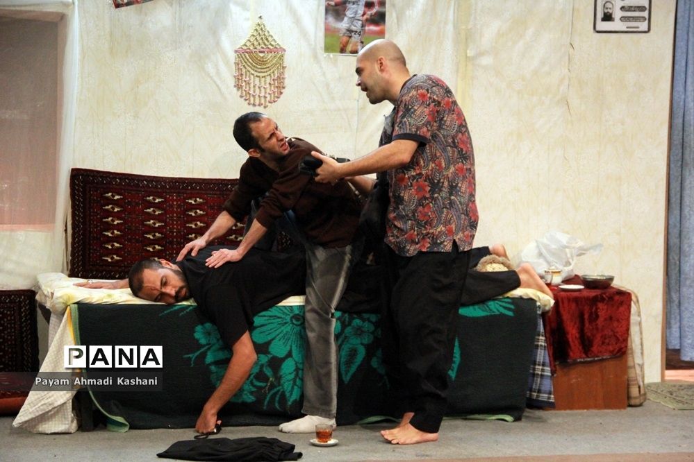 دور جدید نمایش «خاک سفید» در پردیس تئاتر شهرزاد