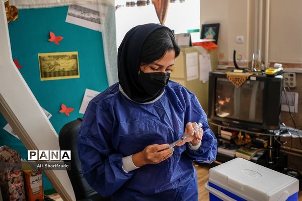 آغاز واکسیناسیون دانش‌آموزان