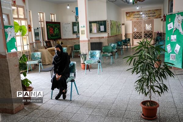 آغاز واکسیناسیون دانش‌آموزان