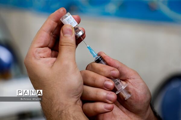 آغاز واکسیناسیون دانش‌آموزان-2