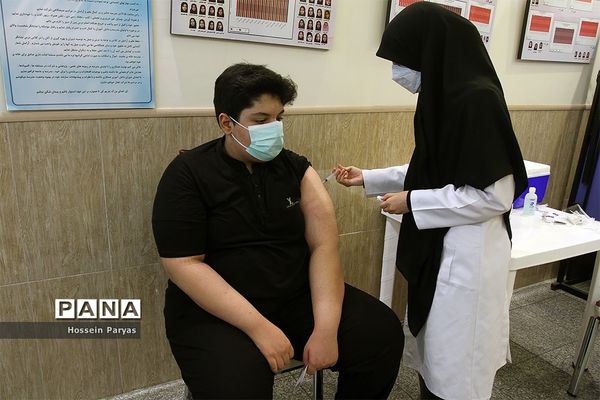 آغاز واکسیناسیون دانش‌آموزان تهرانی
