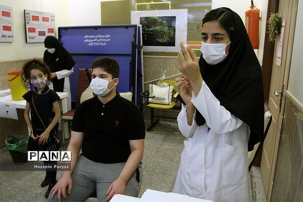 آغاز واکسیناسیون دانش‌آموزان تهرانی
