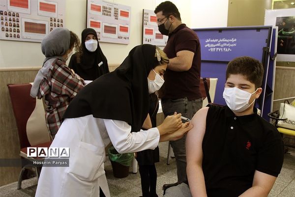 آغاز واکسیناسیون دانش‌آموزان تهرانی