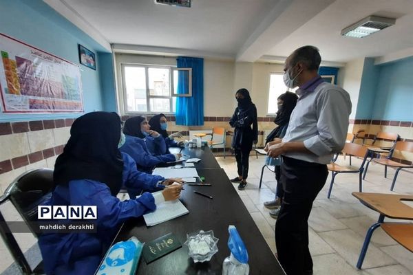 اولین قطار سلامت دانش‌آموزان در ایستگاه  ناحیه یک بهارستان متوقف شد