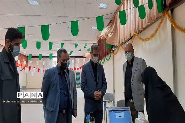 اجرای طرح واکسیناسیون دانش‌آموزی در ۵ حوزه منطقه ۱۵