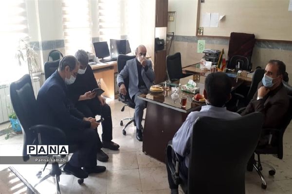 بازدید از مراکز واکسیناسیون  دانش آموزان منطقه ۱۳