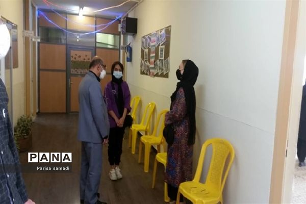 بازدید از مراکز واکسیناسیون  دانش آموزان منطقه ۱۳