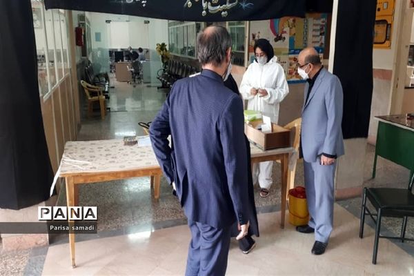 بازدید از مراکز واکسیناسیون  دانش آموزان منطقه ۱۳