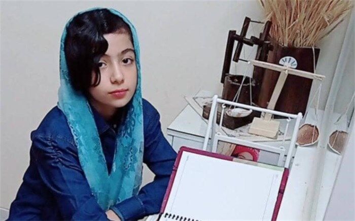 نوجوان 10 ساله در روستا تنها دلخوشی‌اش نوشته‌ها و کتاب‌هایش هستند 