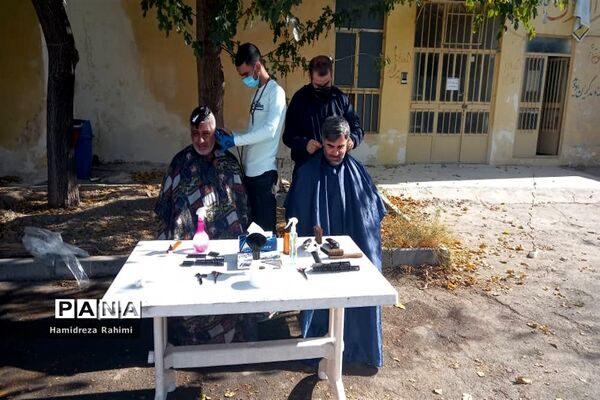 برپایی غرفه‌های مهربانی و کمک‌های مومنانه درمحله کیانشهر منطقه ۱۵