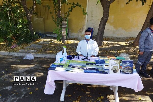 برپایی غرفه‌های مهربانی و کمک‌های مومنانه درمحله کیانشهر منطقه ۱۵