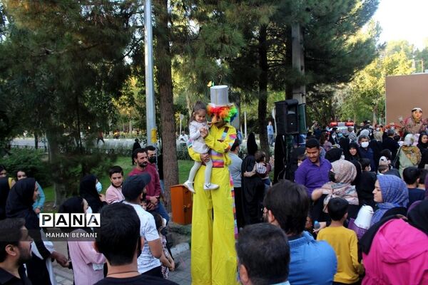 «شادپیمایی عروسک ها» به مناسبت هفته ملی کودک در قم