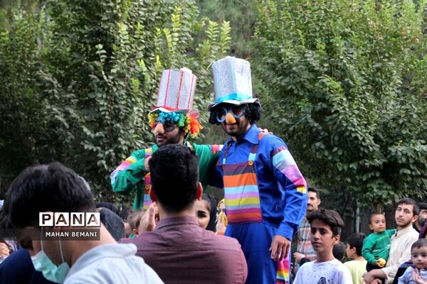 «شادپیمایی عروسک ها» به مناسبت هفته ملی کودک در قم