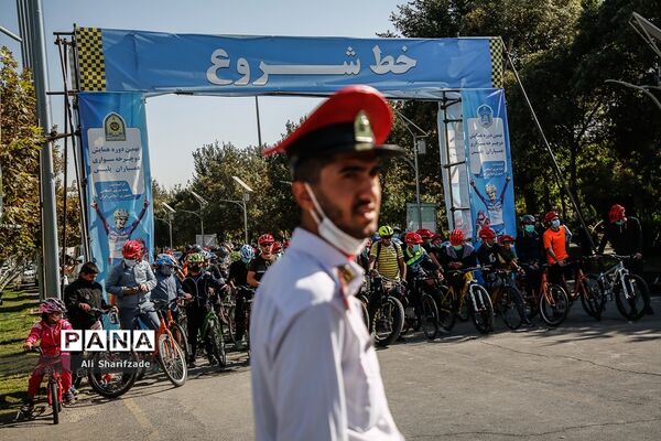 نهمین دوره همایش دوچرخه سواری همیاران پلیس