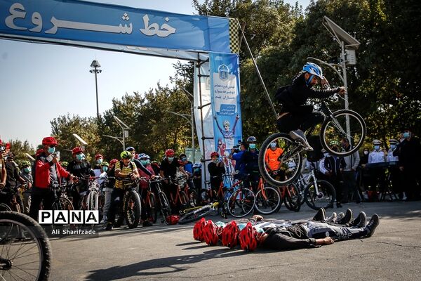 نهمین دوره همایش دوچرخه سواری همیاران پلیس