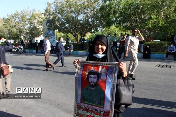 دیدار رئیس جمهوری با نخبگان ، علما ، خانواده شهدا ، ایثارگران و جمعی از اقشار مختلف مردم استان بوشهر