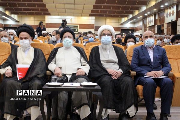 دیدار رئیس جمهوری با نخبگان ، علما ، خانواده شهدا ، ایثارگران و جمعی از اقشار مختلف مردم استان بوشهر