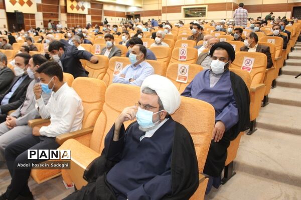 دیدار رئیس جمهوری با نخبگان ، علما ، خانواده شهدا ، ایثارگران و جمعی از اقشار مختلف مردم استان بوشهر