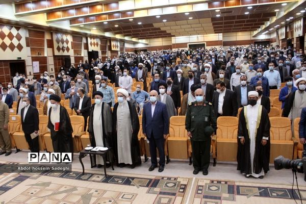 دیدار رئیس جمهوری با نخبگان ، علما ، خانواده شهدا ، ایثارگران و جمعی از اقشار مختلف مردم استان بوشهر