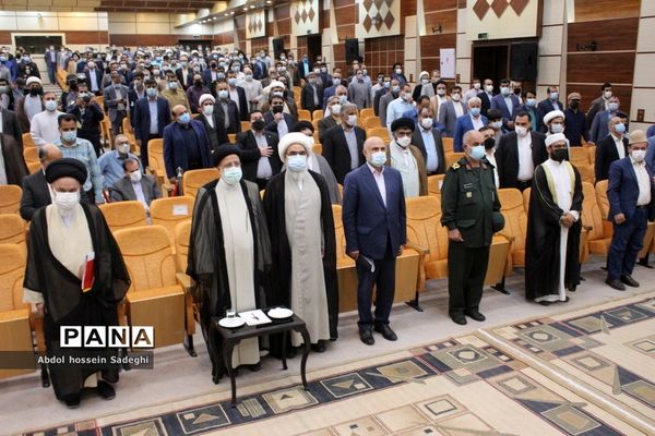 دیدار رئیس جمهوری با نخبگان ، علما ، خانواده شهدا ، ایثارگران و جمعی از اقشار مختلف مردم استان بوشهر