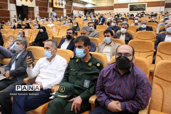 دیدار رئیس جمهوری با نخبگان ، علما ، خانواده شهدا ، ایثارگران و جمعی از اقشار مختلف مردم استان بوشهر