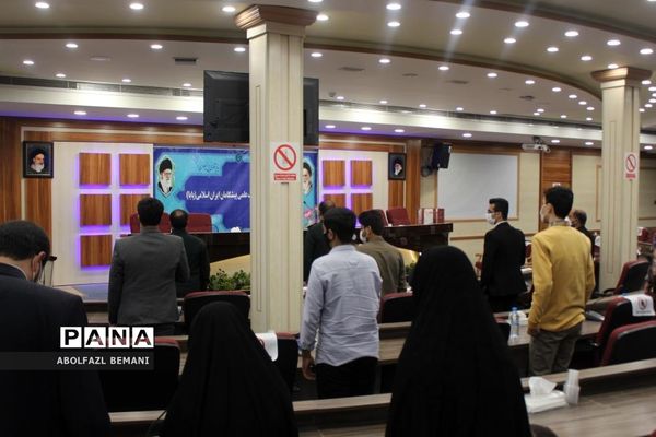 تجلیل از دانش‌آموزان رتبه دوم کشوری لیگ علمی پایا در قم