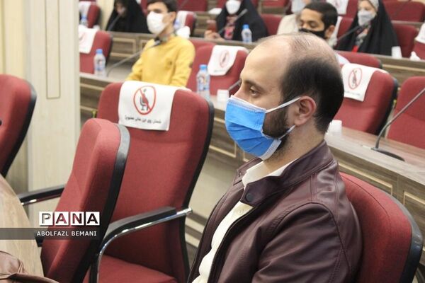 تجلیل از دانش‌آموزان رتبه دوم کشوری لیگ علمی پایا در قم