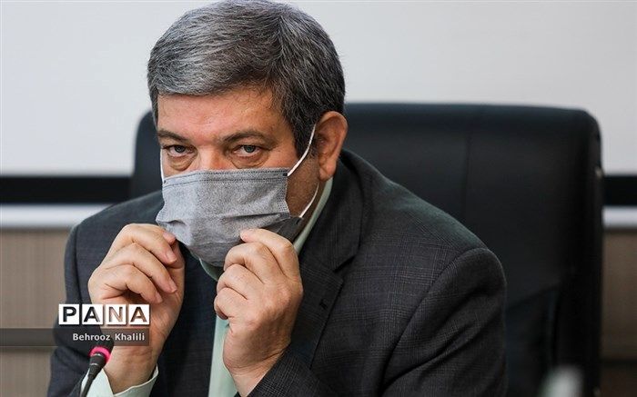 اهدای بیش از ۳۶۰ هزار وسیله هوشمند آموزشی به دانش‌آموزان نیازمند