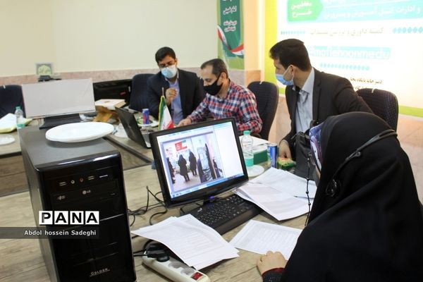 بازدید معاون پرورشی بوشهر  از آثار ارسالی اولین جشنواره مفلحون