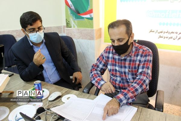 بازدید معاون پرورشی بوشهر  از آثار ارسالی اولین جشنواره مفلحون