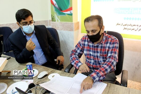 بازدید معاون پرورشی بوشهر  از آثار ارسالی اولین جشنواره مفلحون