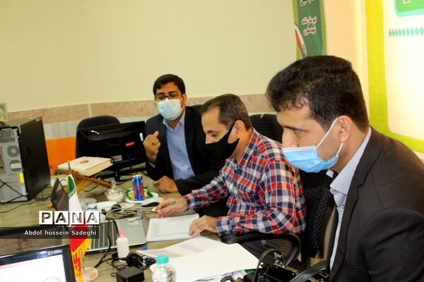 بازدید معاون پرورشی بوشهر  از آثار ارسالی اولین جشنواره مفلحون