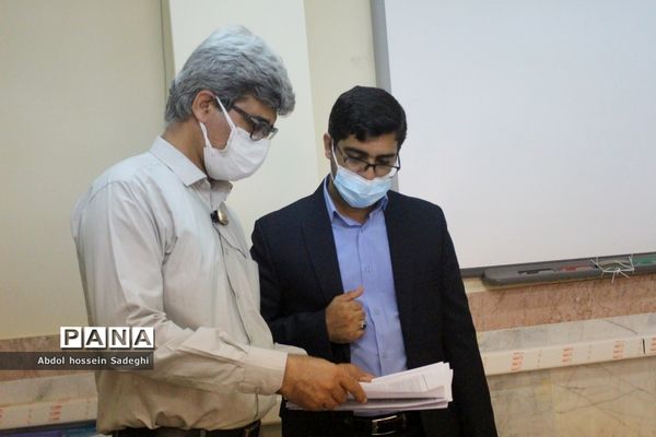 بازدید معاون پرورشی بوشهر  از آثار ارسالی اولین جشنواره مفلحون