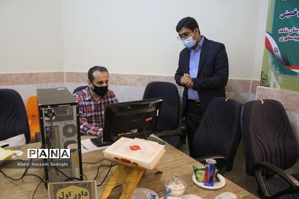 بازدید معاون پرورشی بوشهر  از آثار ارسالی اولین جشنواره مفلحون
