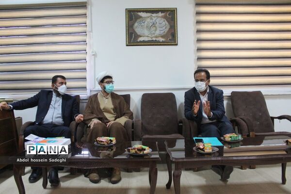 بازدید معاون پرورشی و فرهنگی آموزش و پرورش استان بوشهر از مدرسه زینبیه شهرستان بوشهر