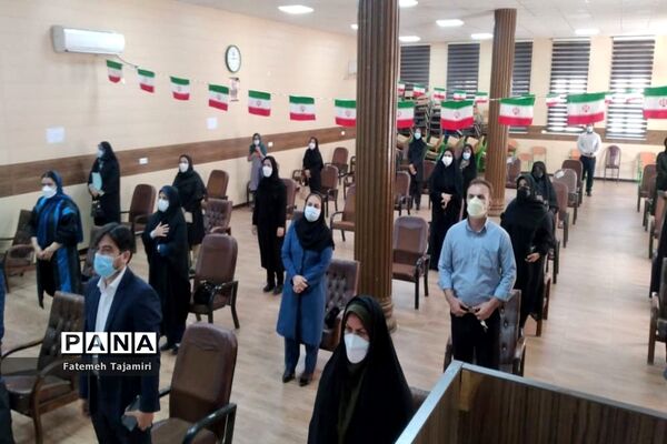 جلسه انجمن و اولیا و مربیان مدرسه‌ام ابیها بوشهر