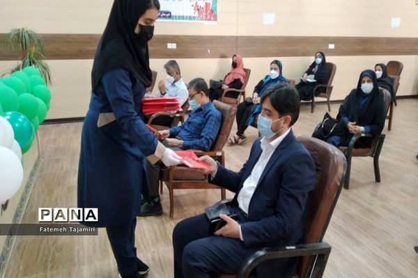 جلسه انجمن و اولیا و مربیان مدرسه‌ام ابیها بوشهر