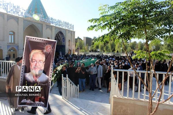 تشییع پیکر معلم هنرمند محمود مدنی