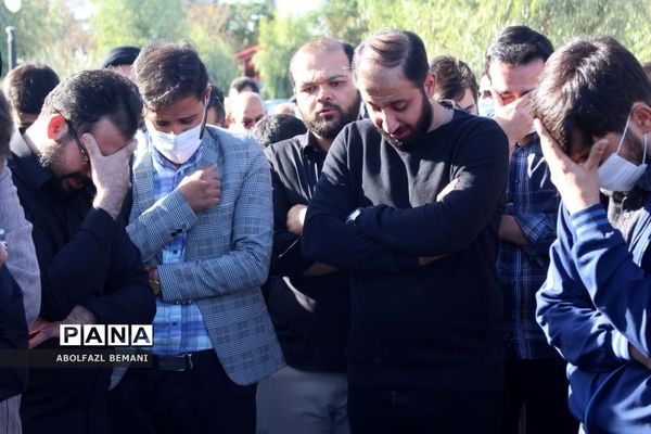 تشییع پیکر معلم هنرمند محمود مدنی