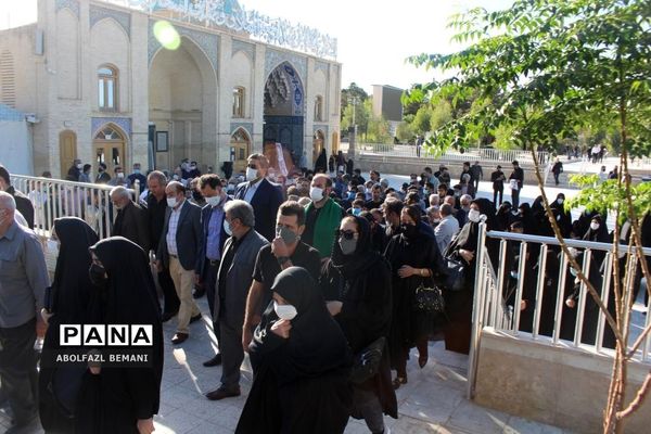 تشییع پیکر معلم هنرمند محمود مدنی