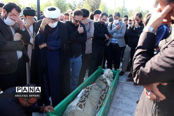 تشییع پیکر معلم هنرمند محمود مدنی