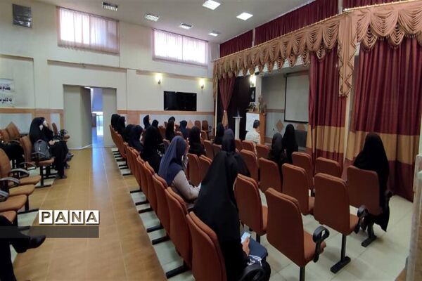 برگزاری جلسه  امورتربیتی و پرورشی با محوریت ارائه طرح کوچ در ناحیه ۴کرج