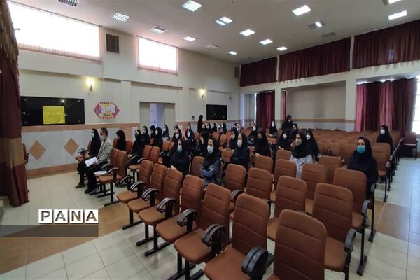 برگزاری جلسه  امورتربیتی و پرورشی با محوریت ارائه طرح کوچ در ناحیه ۴کرج