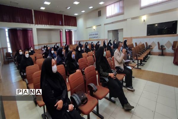 برگزاری جلسه  امورتربیتی و پرورشی با محوریت ارائه طرح کوچ در ناحیه ۴کرج