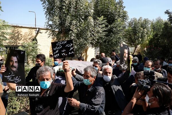 تشییع و خاکسپاری پیکر عزت الله مهرآوران