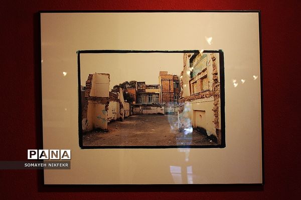 نمایشگاه عکس‌های مستند «خـاوران‌نـامه» تصویری از فرهنگی پوسیده