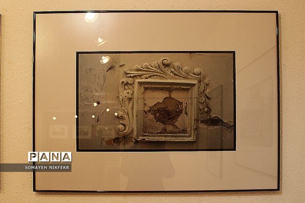 نمایشگاه عکس‌های مستند «خـاوران‌نـامه» تصویری از فرهنگی پوسیده