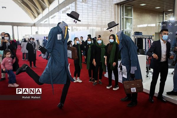 نمایشگاه پوشاک و طراحی لباس