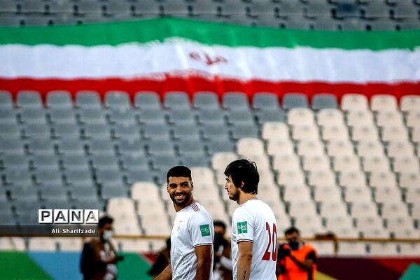 دیدار تیم‌های فوتبال ایران و کره جنوبی