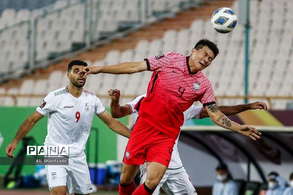 دیدار تیم‌های فوتبال ایران و کره جنوبی